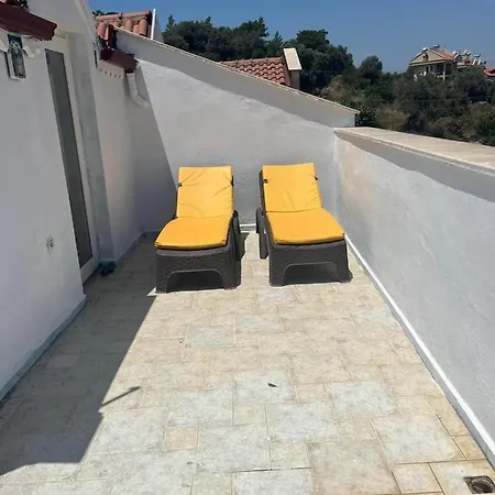 Hidden Gems 2 Bedroom *