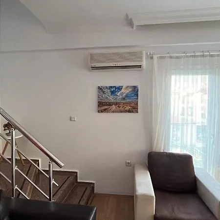 Hidden Gems 2 Bedroom *